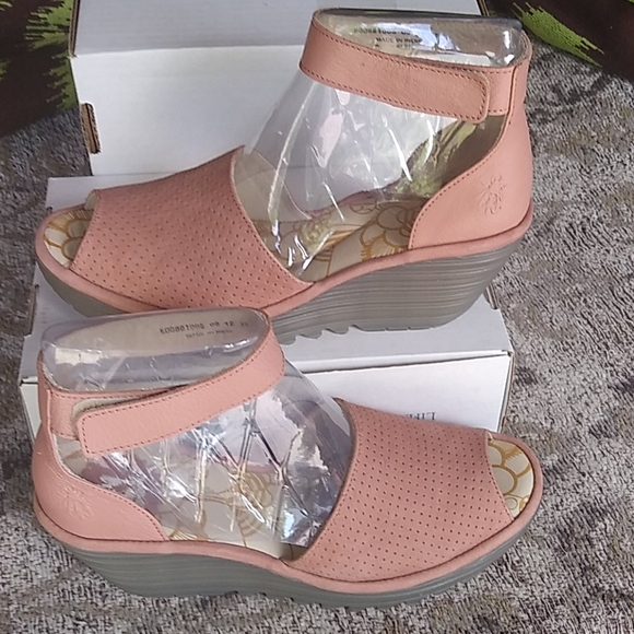 fly london yake sandals